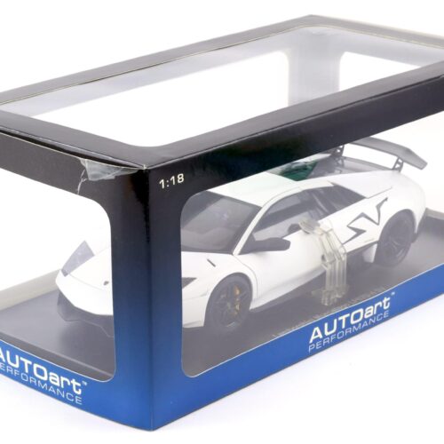 1:18 AUTOart Lamborghini Murcielago LP670-4 SV Bianco Canopous/ matt white