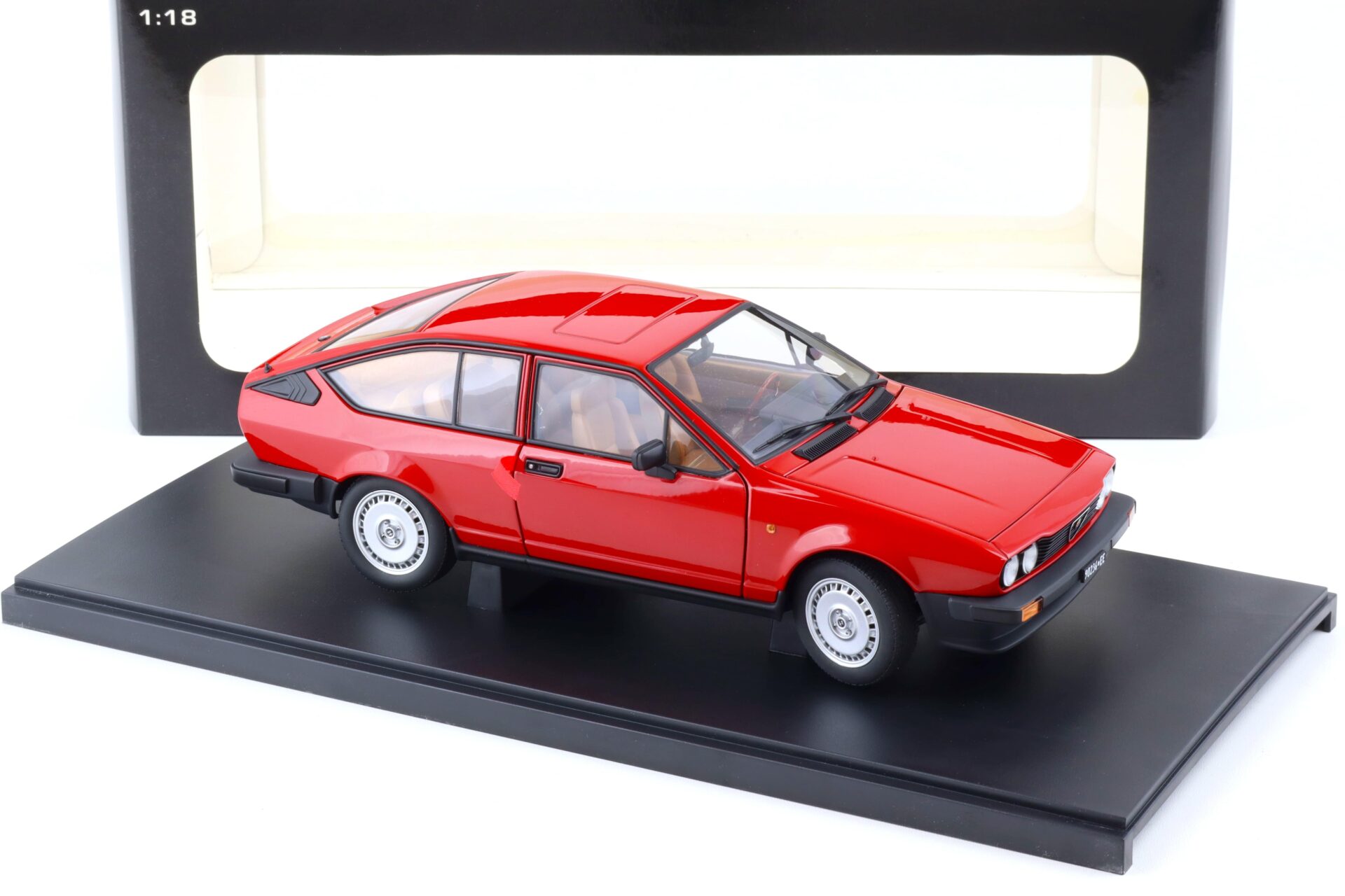 1:18 AUTOart Alfa Romeo Alfetta GTV 2.0 - 1980 red 70146
