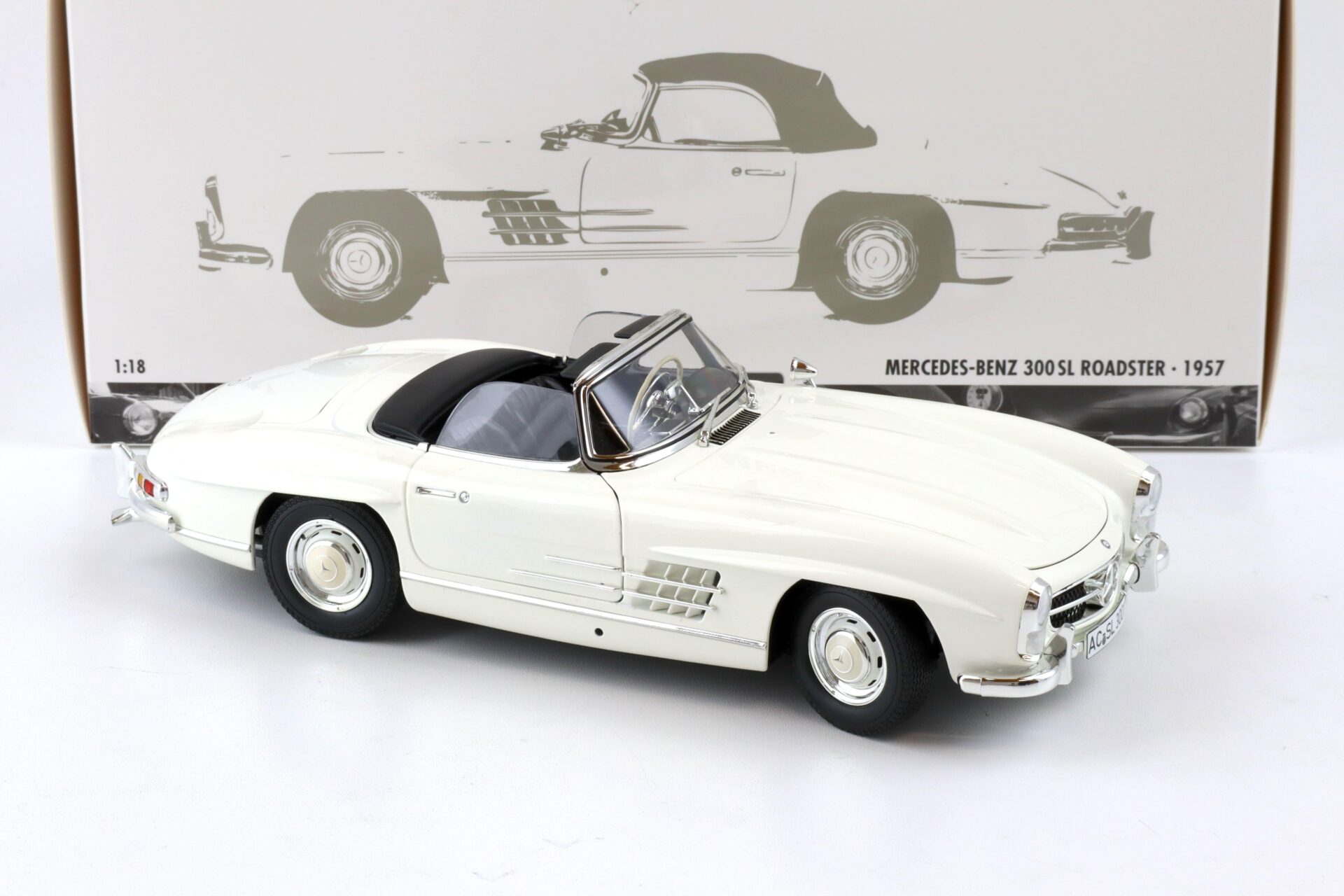 1:18 Minichamps Mercedes 300 SL Roadster (W198 II) with Softtop 1957 white