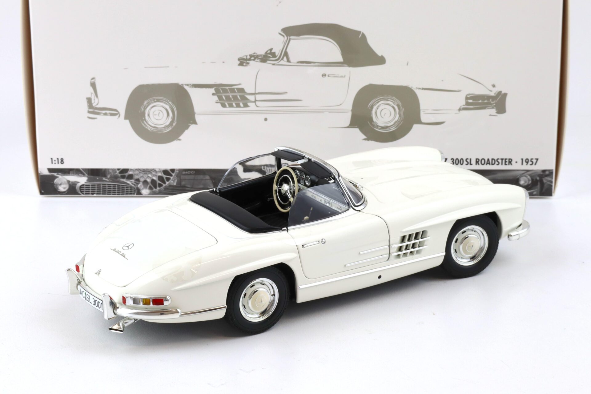1:18 Minichamps Mercedes 300 SL Roadster (W198 II) with Softtop 1957 white