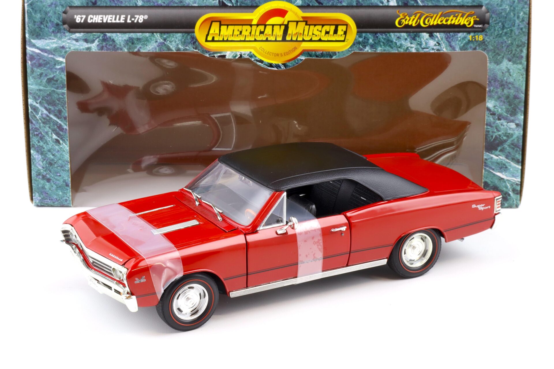 1:18 ERTL 1967 Chevrolet Chevelle L-78 Super Sport red/ vinyl roof
