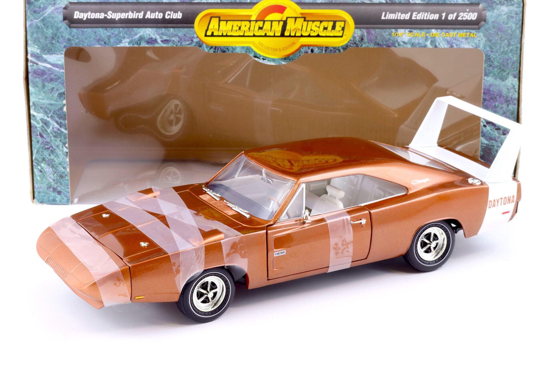 ID 84230 orig 1.jpg 1:18 ERTL Dodge Charger Daytona Superbird Auto Club bronze metallic/ white