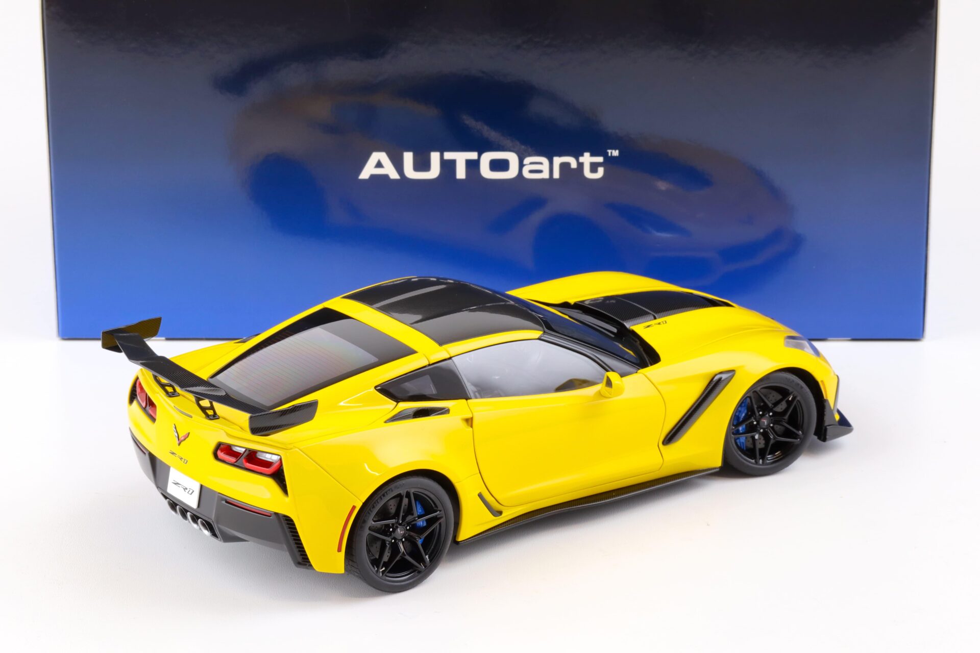 1:18 AUTOart Chevrolet Corvette C7 ZR1 Coupe 2019 Corvette Racing yellow