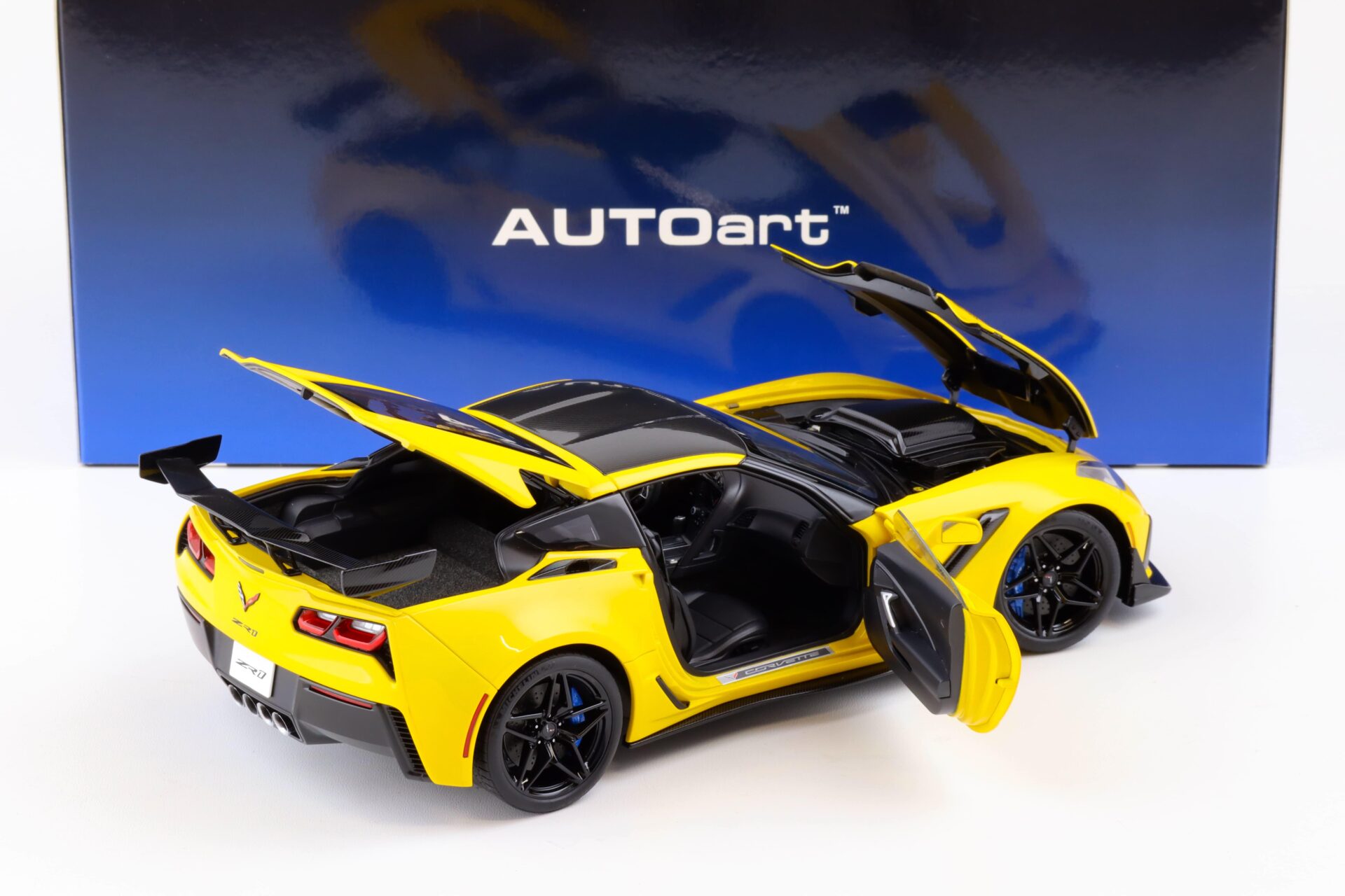 1:18 AUTOart Chevrolet Corvette C7 ZR1 Coupe 2019 Corvette Racing yellow