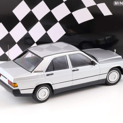 1:18 Minichamps Mercedes 190E (W201) Limousine silver metallic 1982