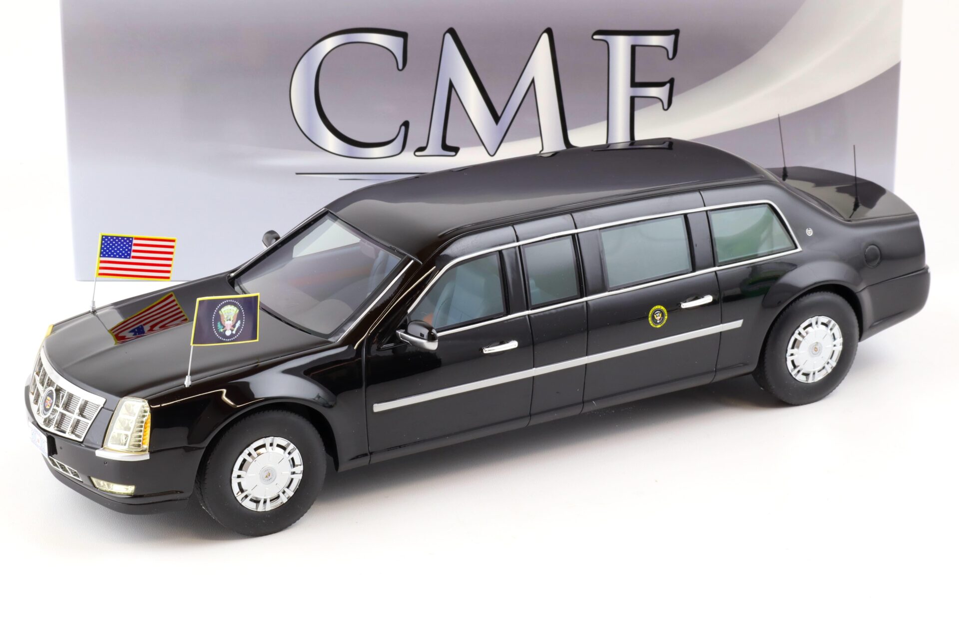 ID 84439 orig 1.jpg 1:18 CMF Cadillac Presidential State Car Limousine black 2009