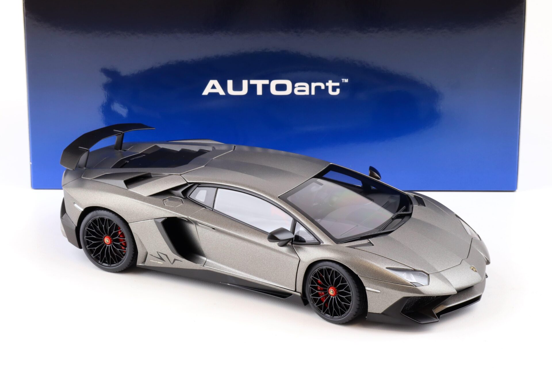 1:18 AUTOart Lamborghini Aventador LP750-4 SV Grigio Titans/ matt grey 74554