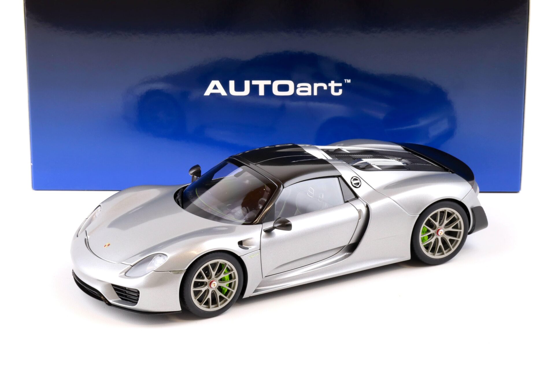 1:18 AUTOart Porsche 918 Spyder GT silver metallic/ silver metallic 77925