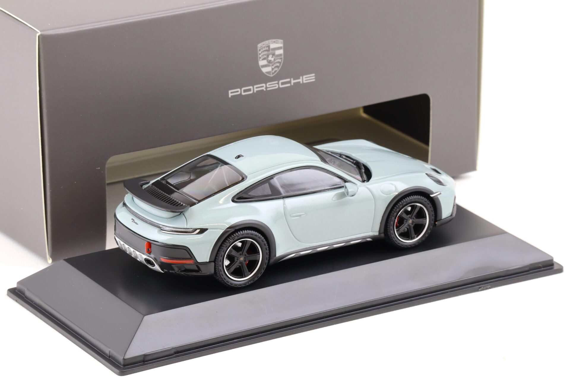 1:43 Spark Porsche 911 (992) Dakar Shade green metallic 2023 WAP DEALER