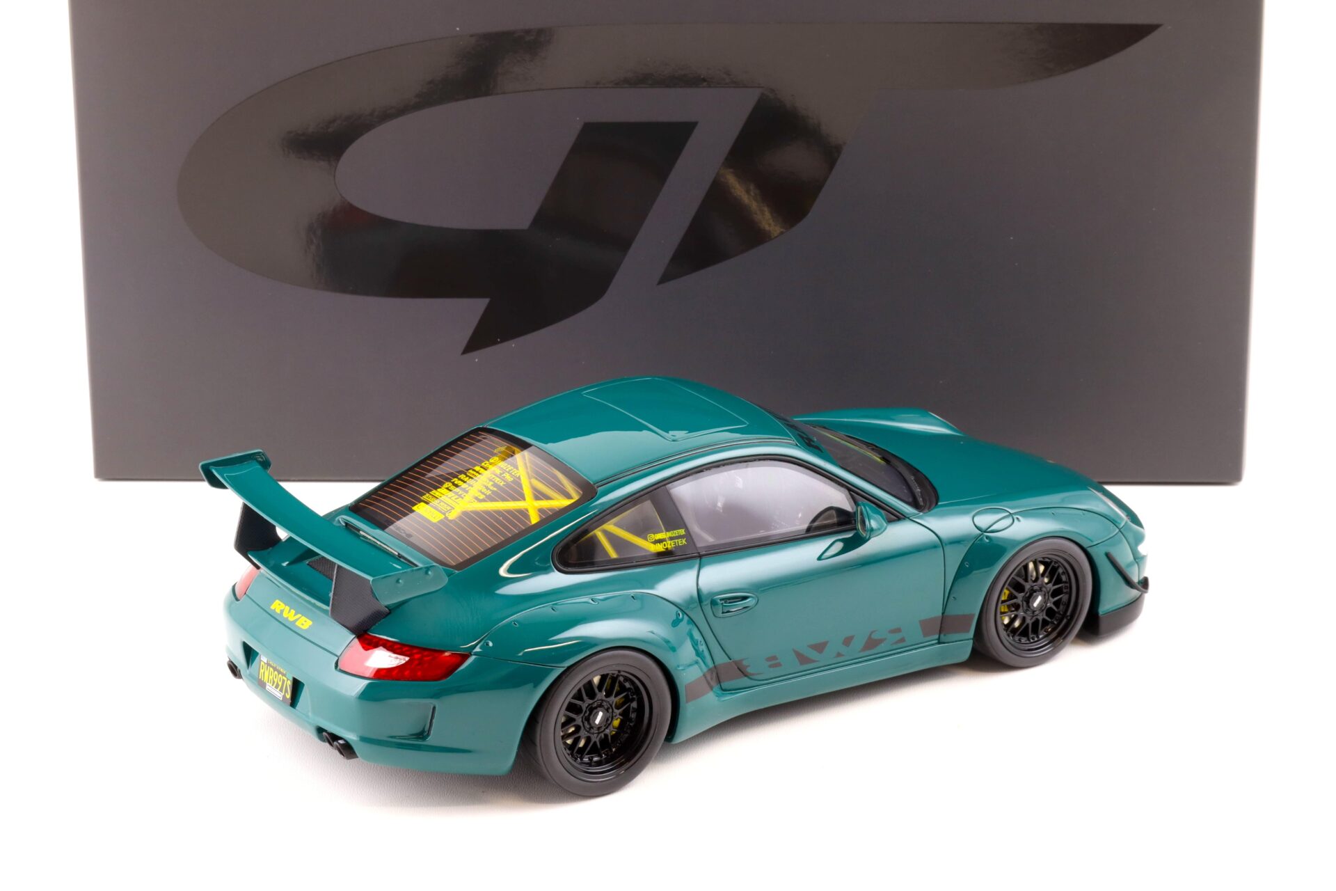 1:18 GT Spirit GT896 Porsche 911 (997) RWB RAUH-Welt Syunkashuto green