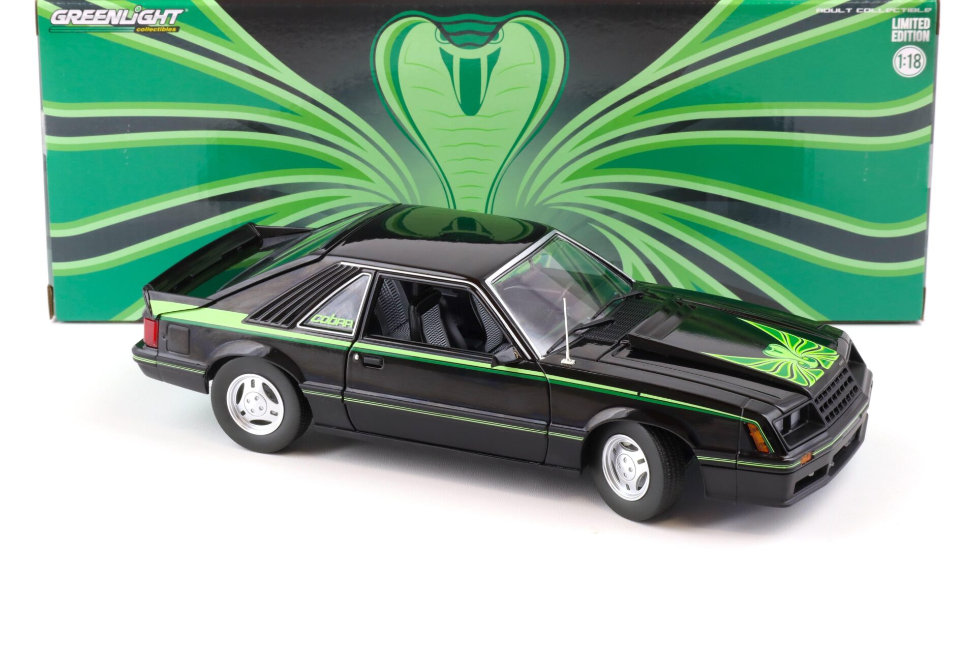 1:18 Greenlight 1980 Ford Mustang Cobra Coupe black/ green