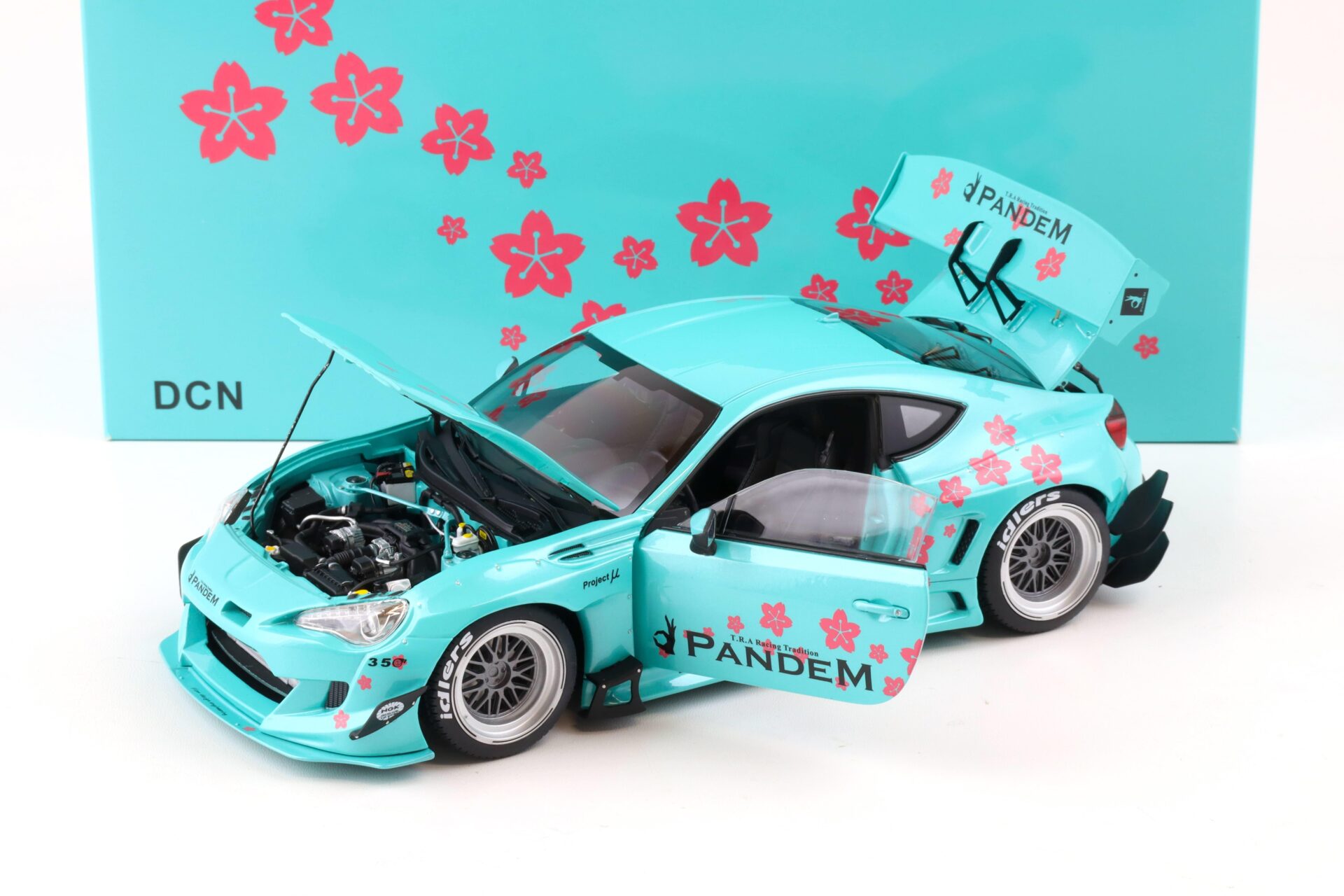 1:18 DCN Toyota 86 Rocket Bunny Pandem GT86 V3 Sakura green Diecast