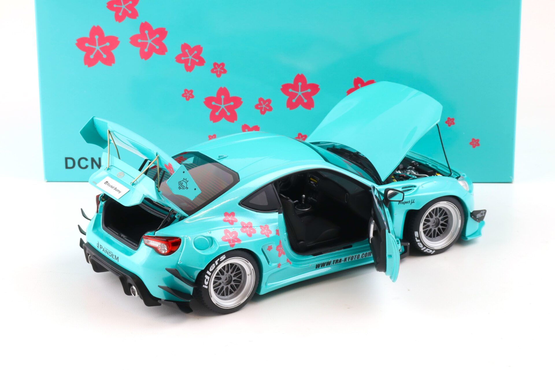 1:18 DCN Toyota 86 Rocket Bunny Pandem GT86 V3 Sakura green Diecast