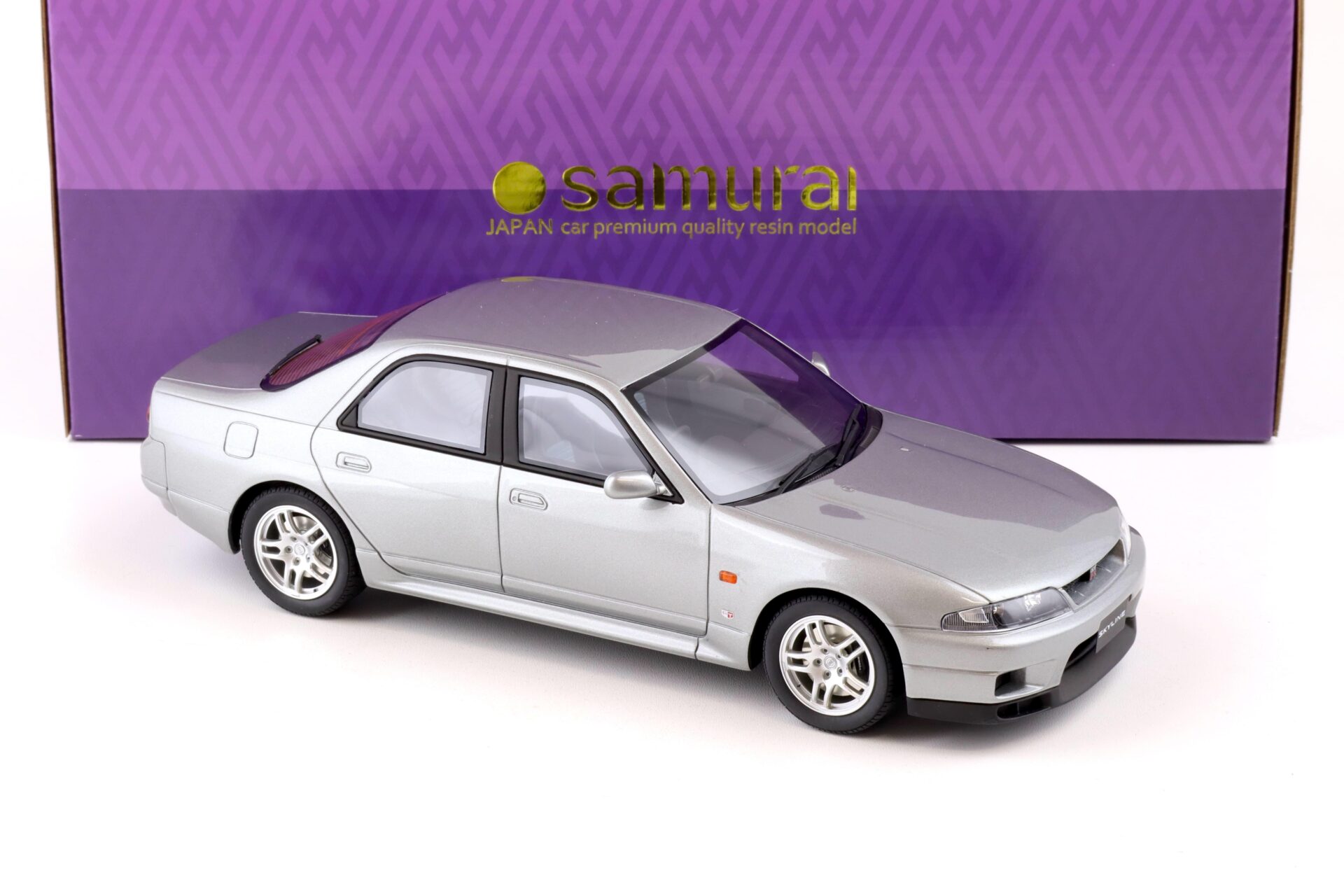 1:18 Kyosho Samurai Nissan Skyline GT-R Autech Version 40th Anniversary silver