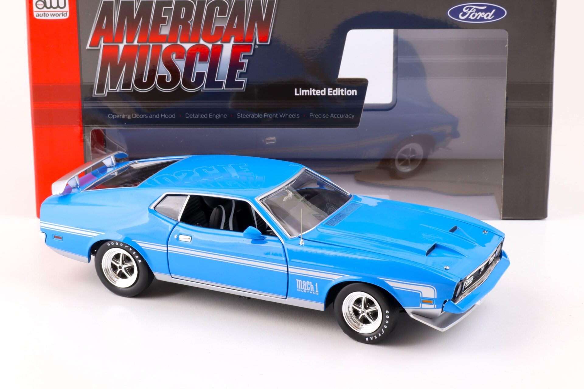 1:18 Auto World 1972 Ford Mustang Mach 1 Coupe Grabber blue