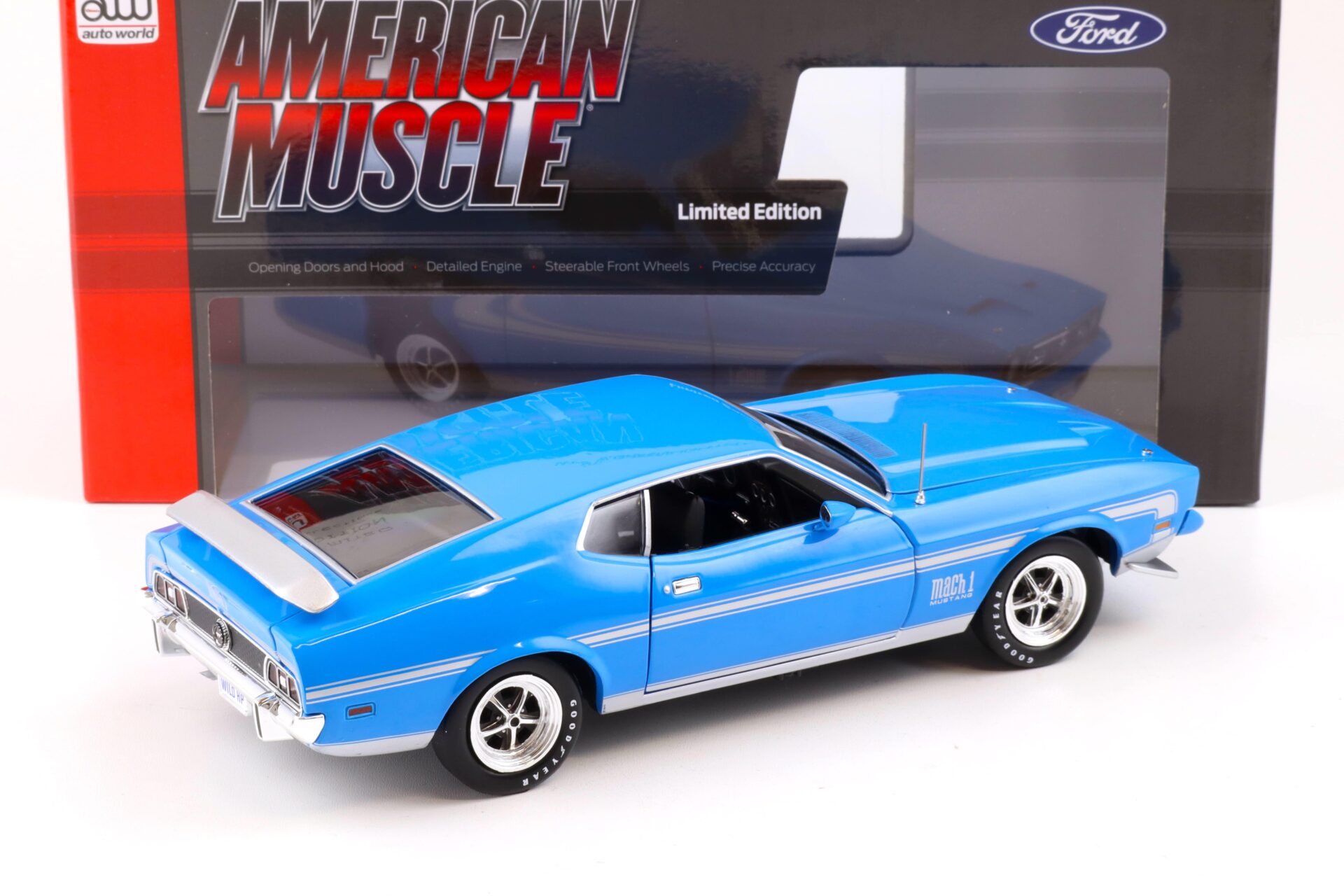 1:18 Auto World 1972 Ford Mustang Mach 1 Coupe Grabber blue