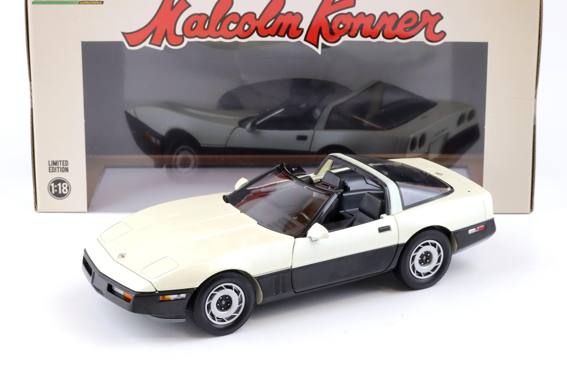 1:18 Greenlight 1986 Chevrolet Corvette C4 Malcom Konner Commemorative white