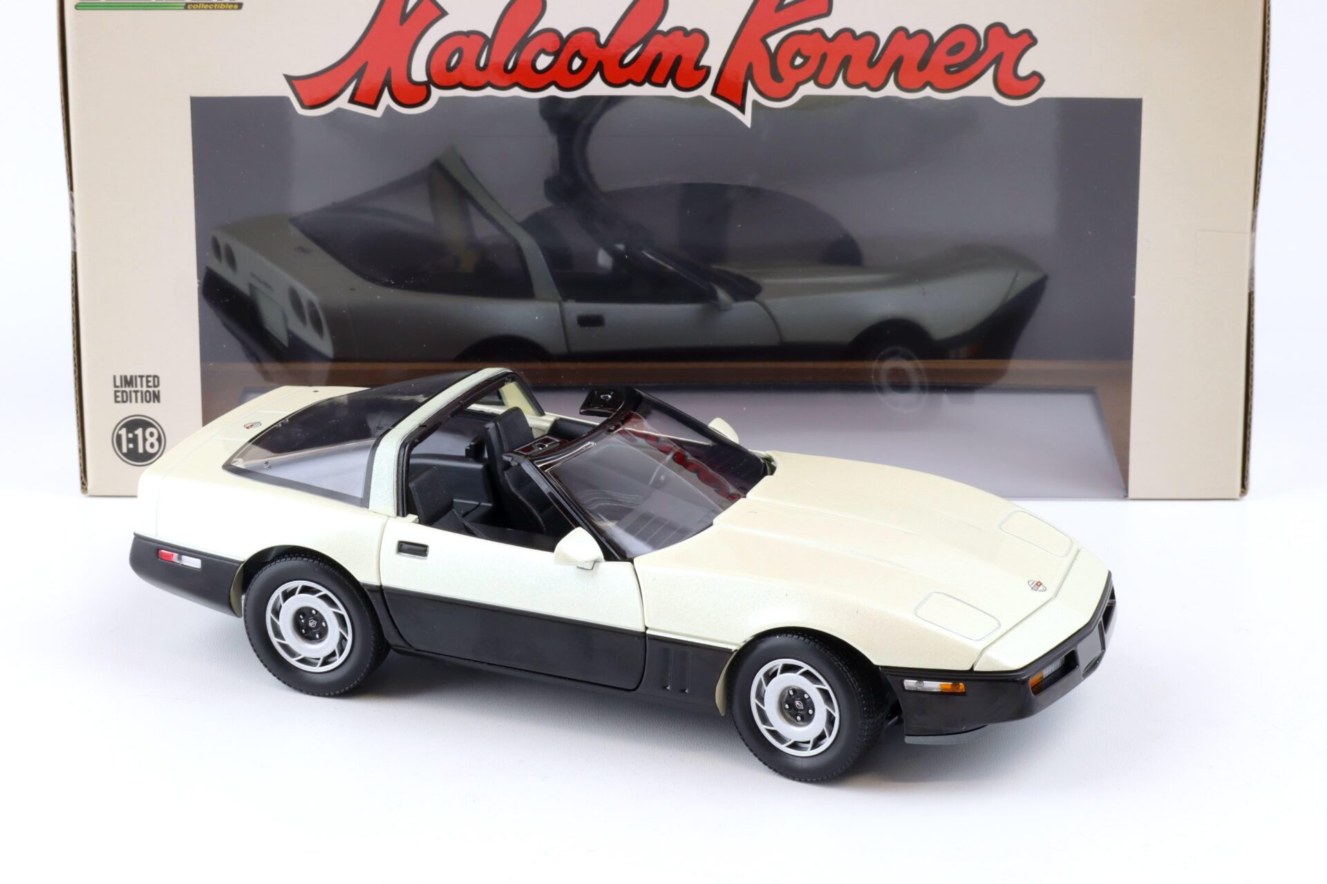 1:18 Greenlight 1986 Chevrolet Corvette C4 Malcom Konner Commemorative white