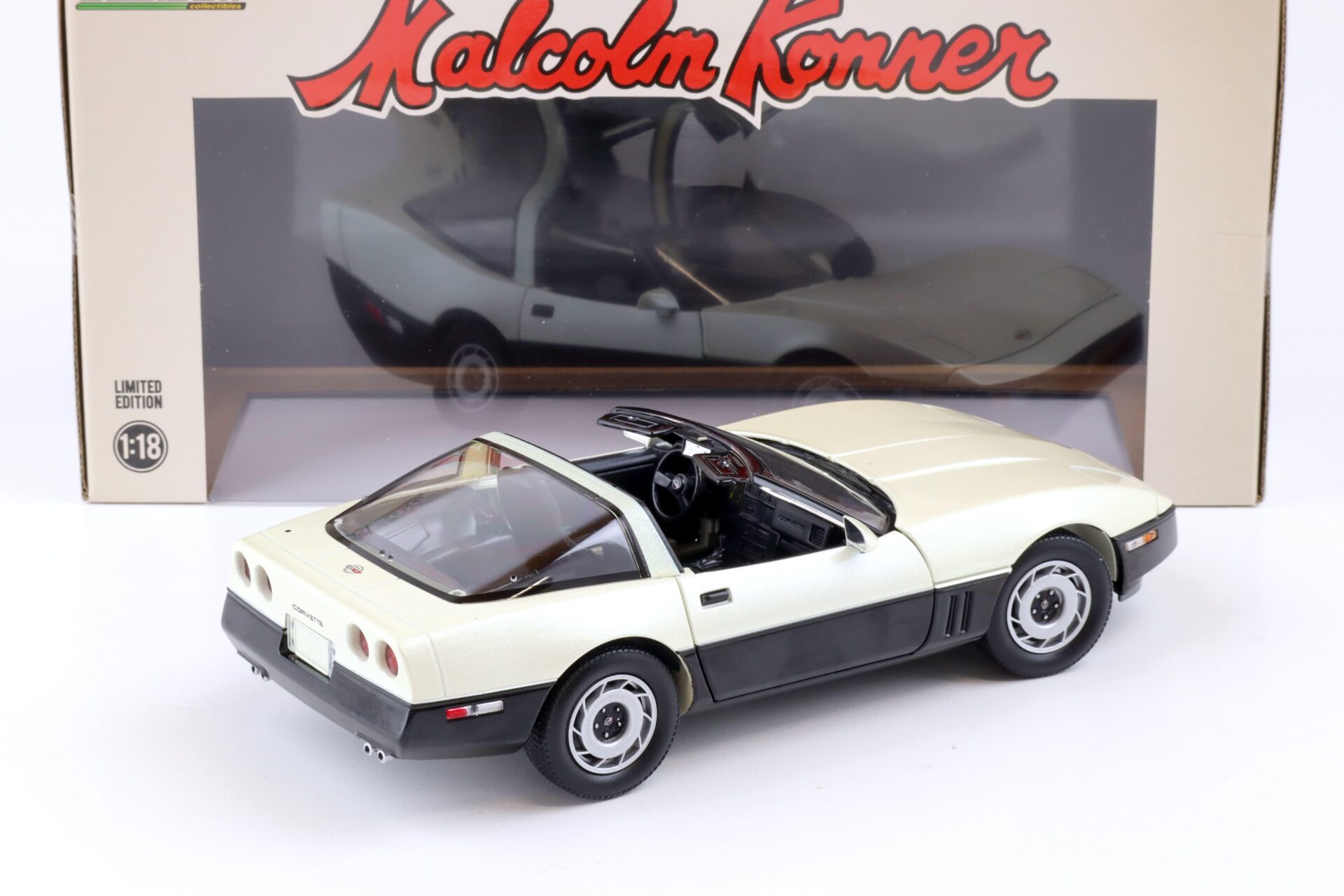 1:18 Greenlight 1986 Chevrolet Corvette C4 Malcom Konner Commemorative white