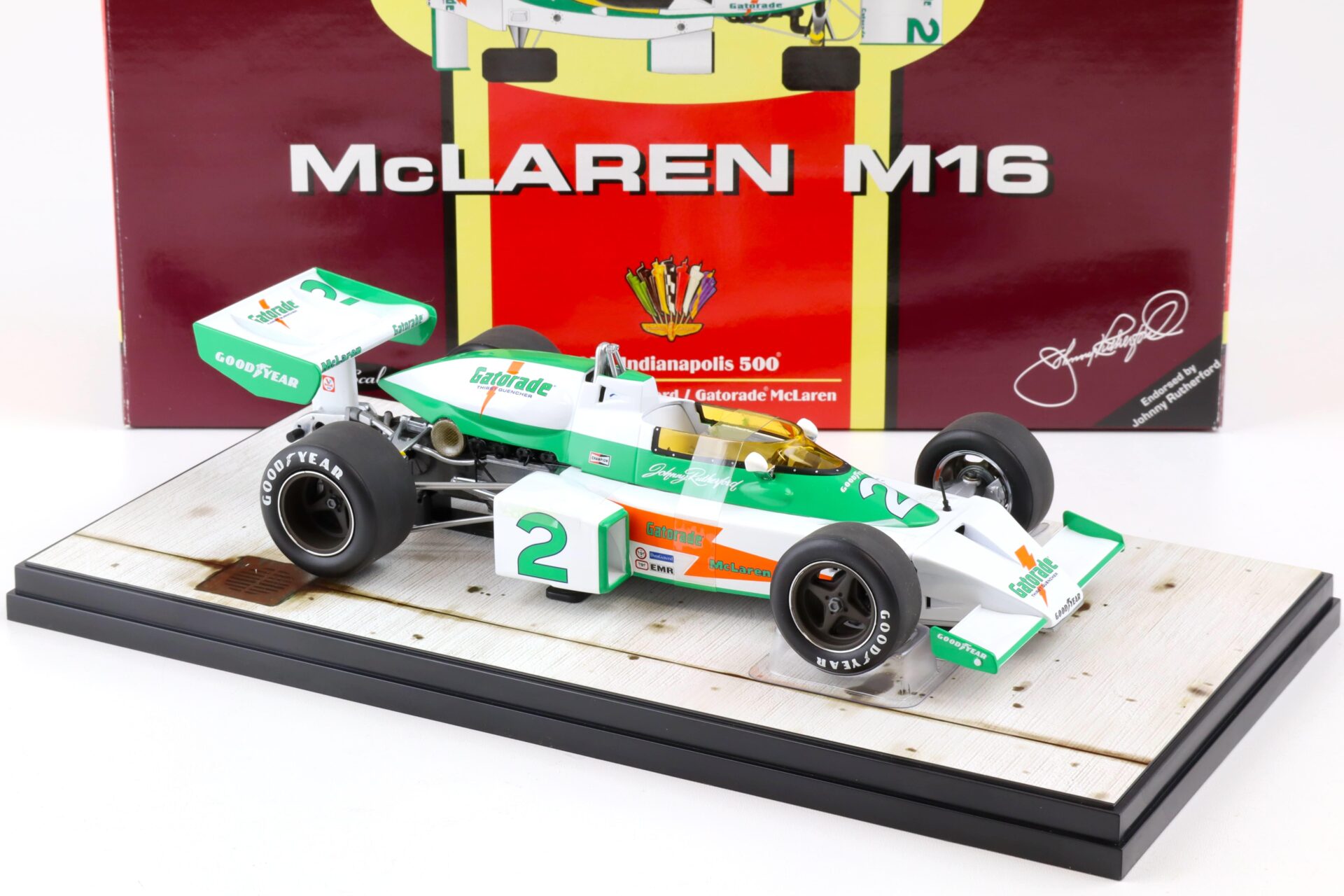 1:18 Carousel1 McLaren M16 Indianapolis 500 #2 Rutherford/ Mclaren 1975