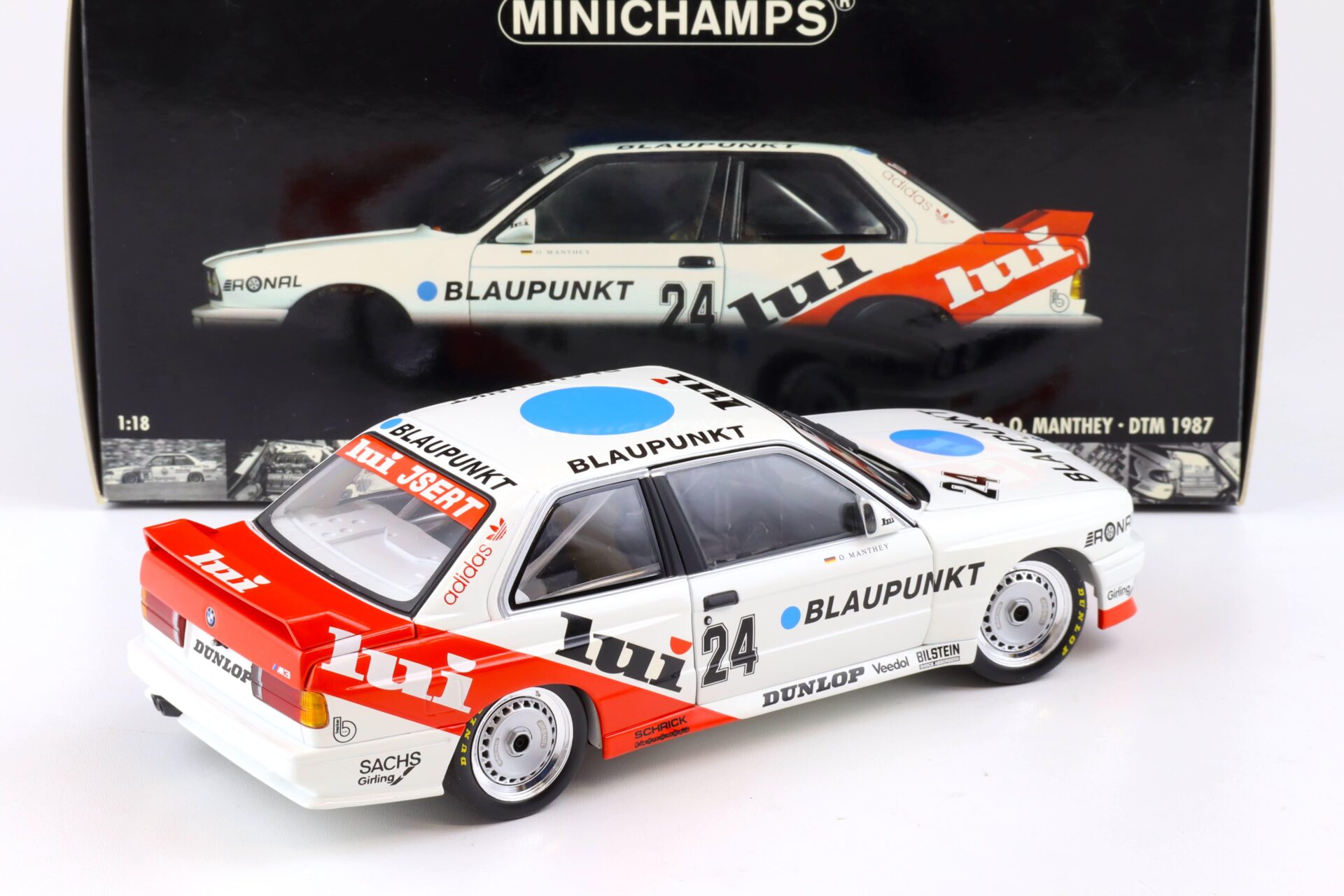 1:18 Minichamps BMW M3 E30 DTM 1987 O.Manthey Blaupunkt #24