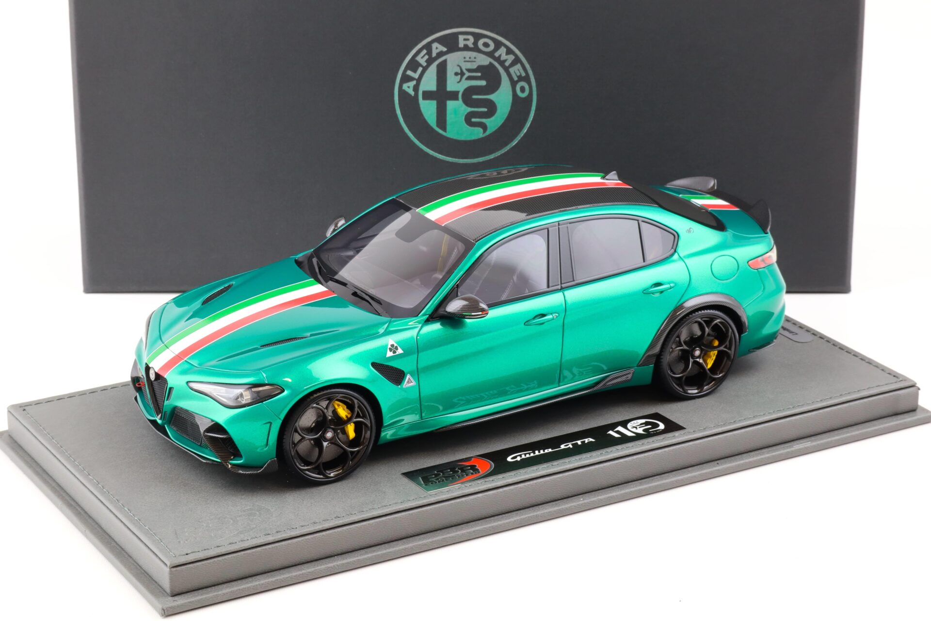 ID 85235 orig 1.jpg 1:18 BBR Alfa Romeo Giulia GTA Verde Montreal green/ Italian Flag - Limited 5 pcs.