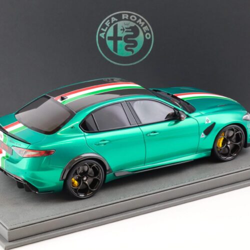 1:18 BBR Alfa Romeo Giulia GTA Verde Montreal green/ Italian Flag - Limited 5 pcs.
