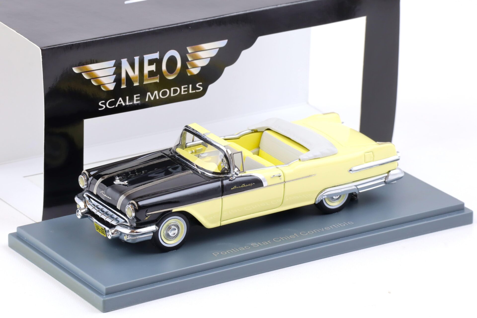 ID 85275 orig 1.jpg 1:43 NEO Pontiac Star Chief Convertible yellow/ black 1956