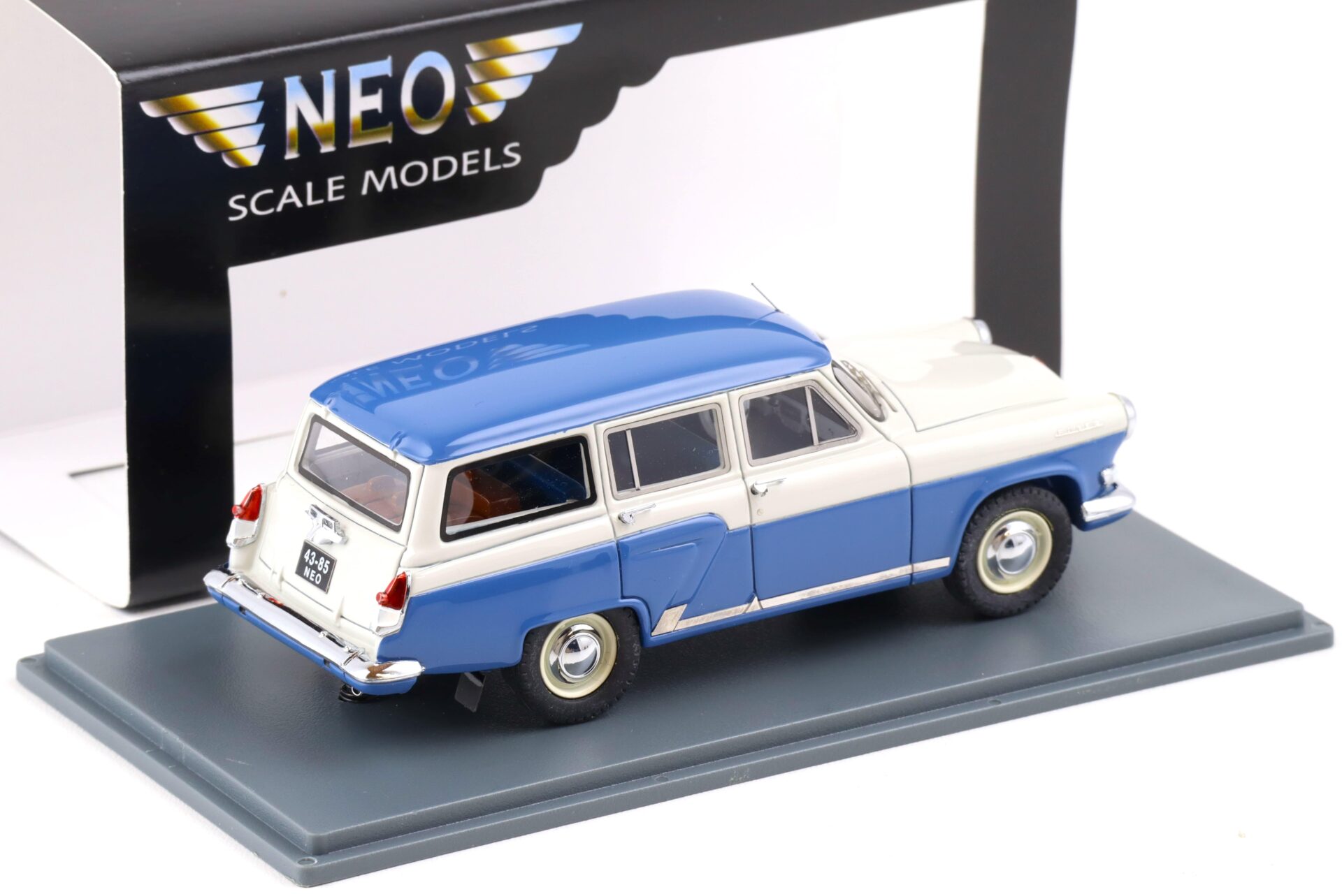 1:43 NEO GAZ Volga M22 Kombi blue/ beige 1960