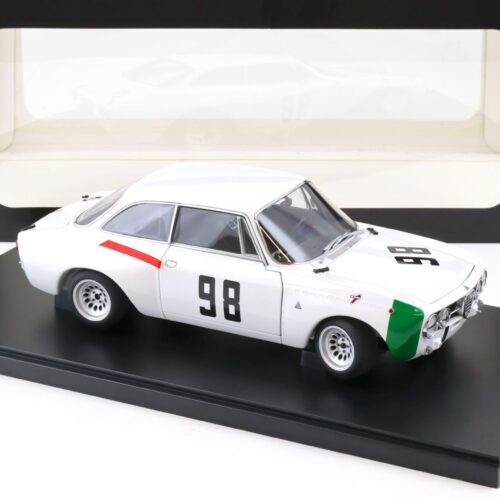 1:18 AUTOart Alfa Romeo Giulia GTAm Monza 1970 Hezemans #98 white