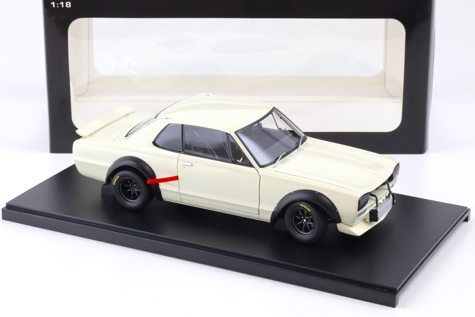 1:18 AUTOart Nissan Skyline GT-R (KPGC-10) Racing 1972 white 87279