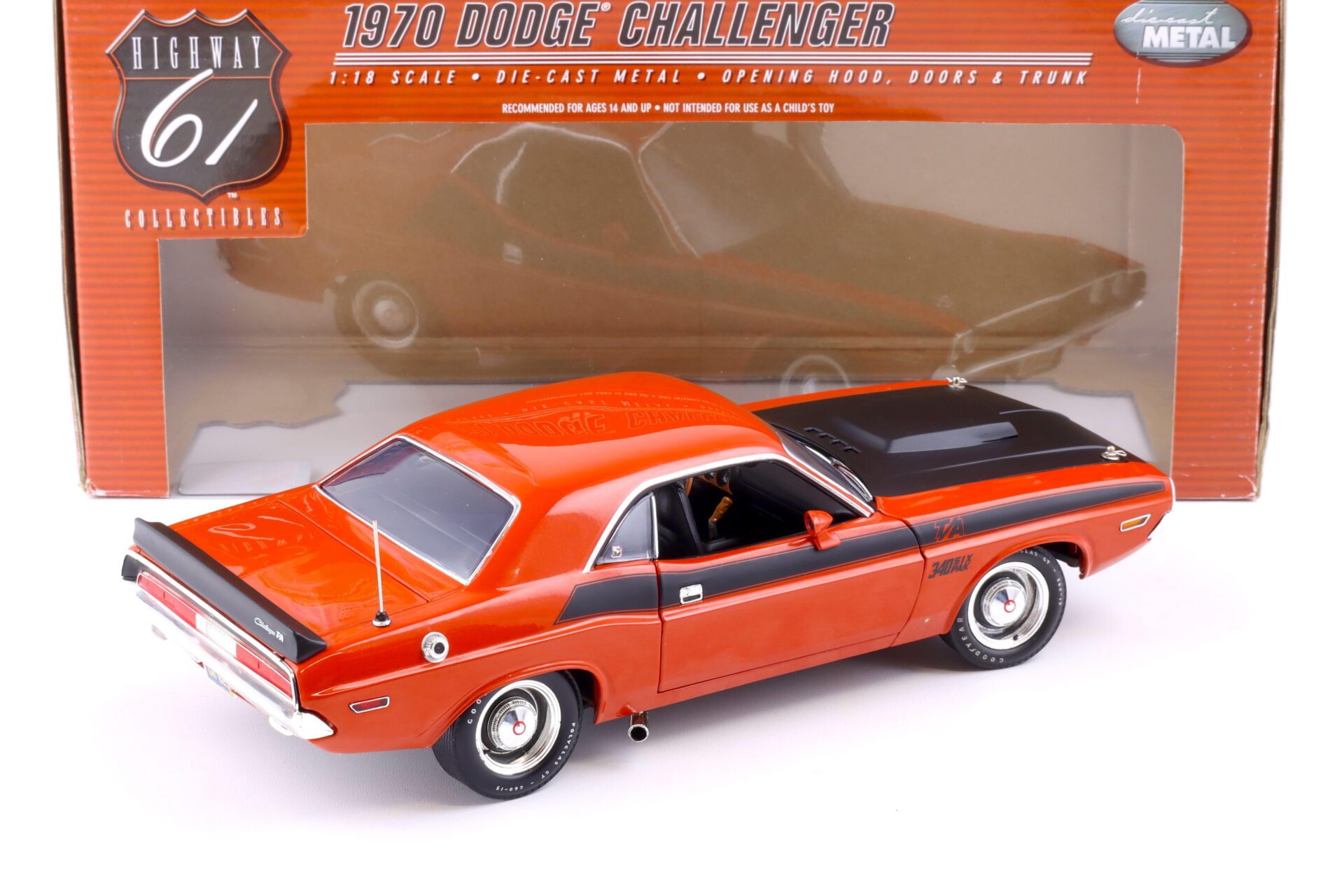 1:18 Highway61 Dodge Challenger T/A 340 Six Pak Coupe 1970 orange metallic