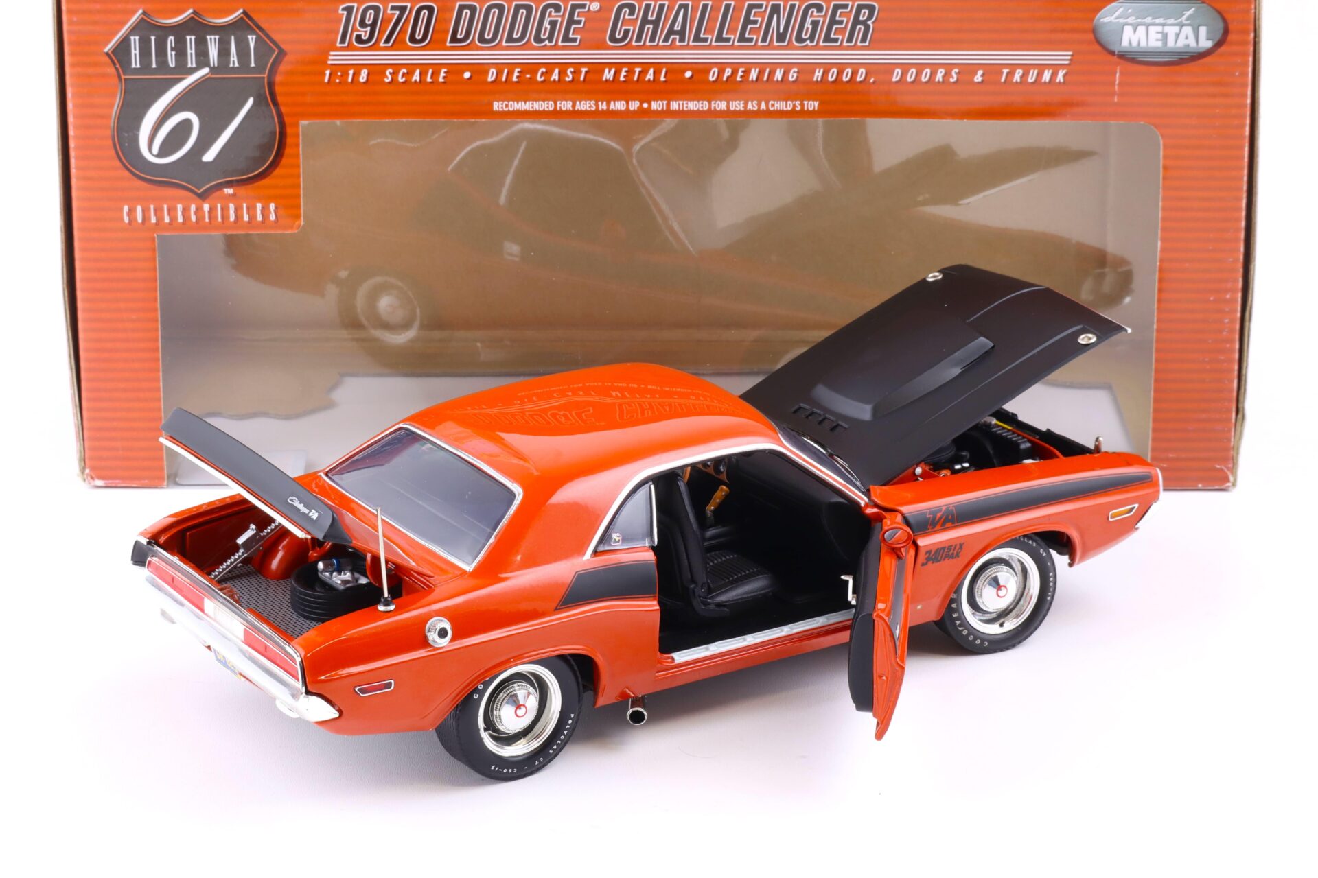 1:18 Highway61 Dodge Challenger T/A 340 Six Pak Coupe 1970 orange metallic