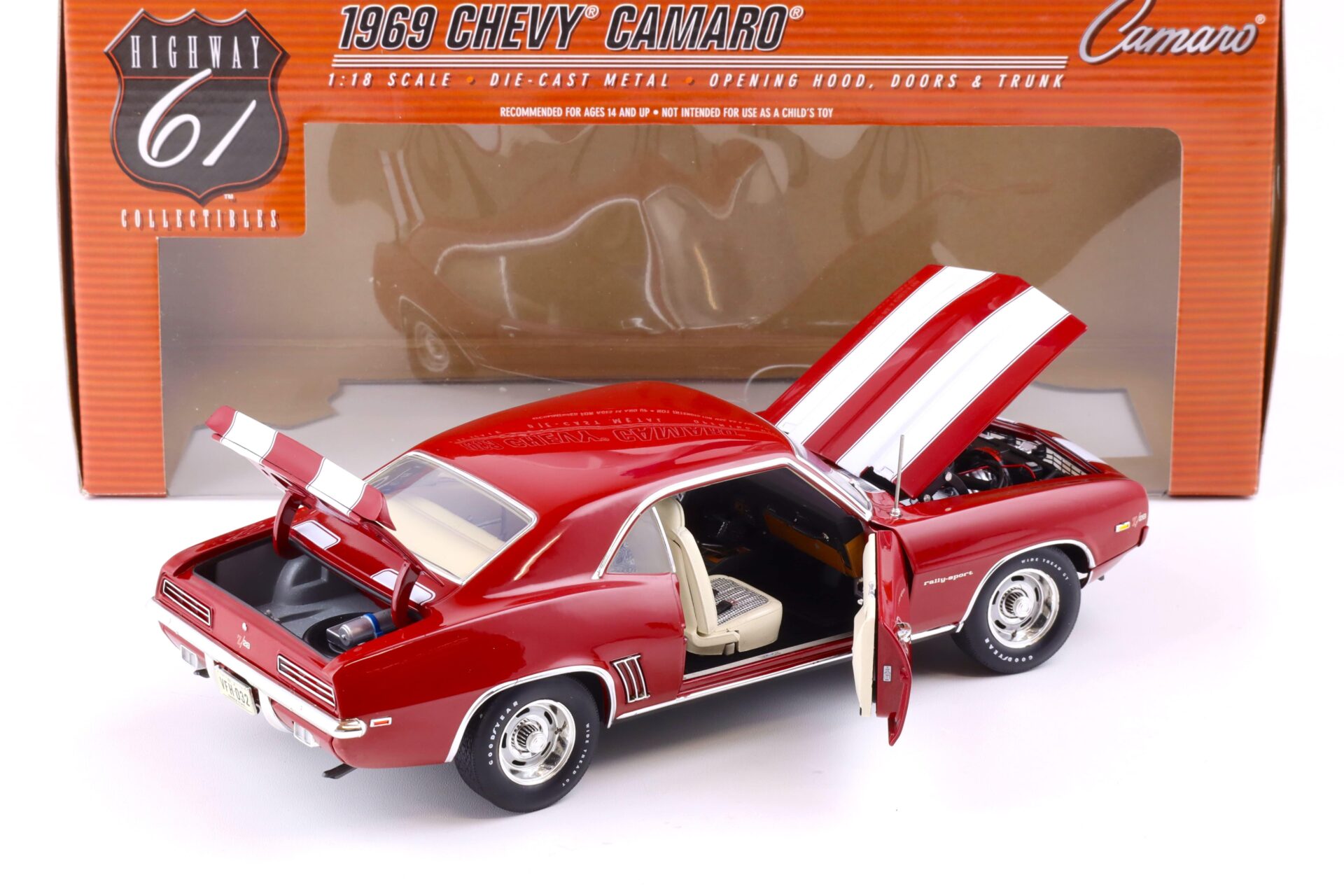 1:18 Highway61 Chevrolet Camaro Z/28 Rally-Sport Coupe 1969 red/ white stripes