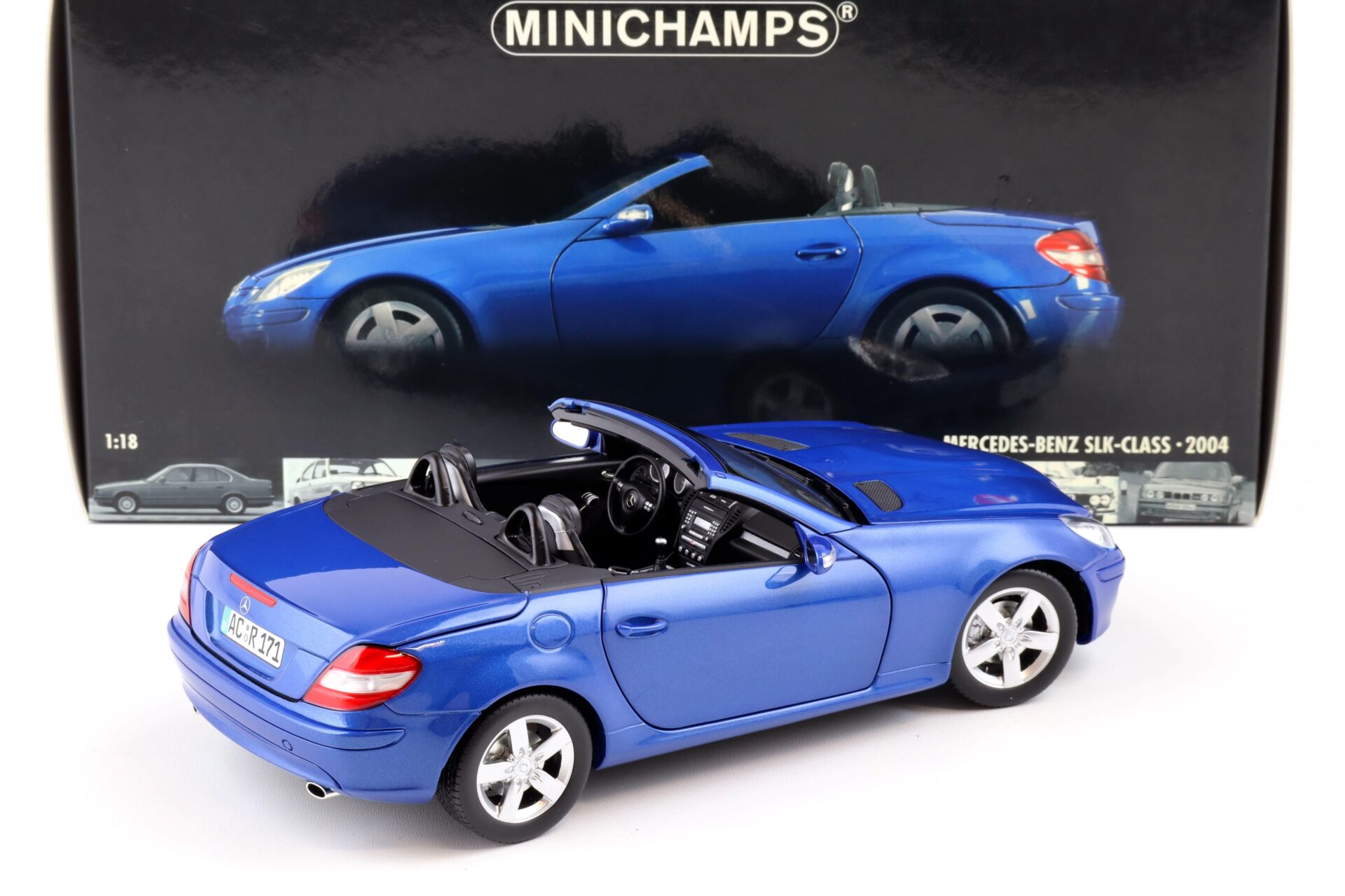 1:18 Minichamps Mercedes SLK Convertible R171 with movable roof 2004 blue metallic