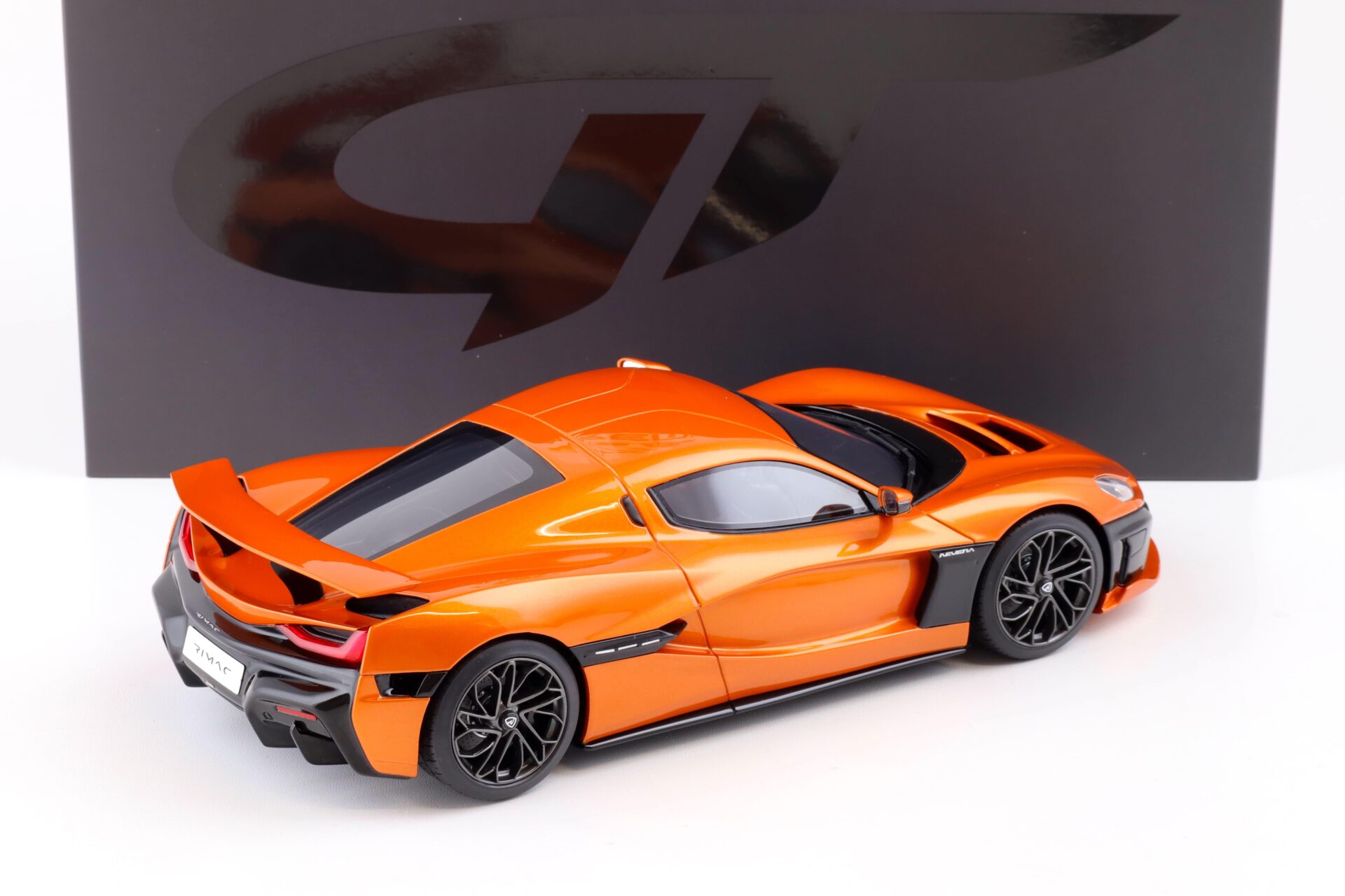 1:18 GT Spirit GT880 Rimac Nevera Coupe 2021 orange metallic
