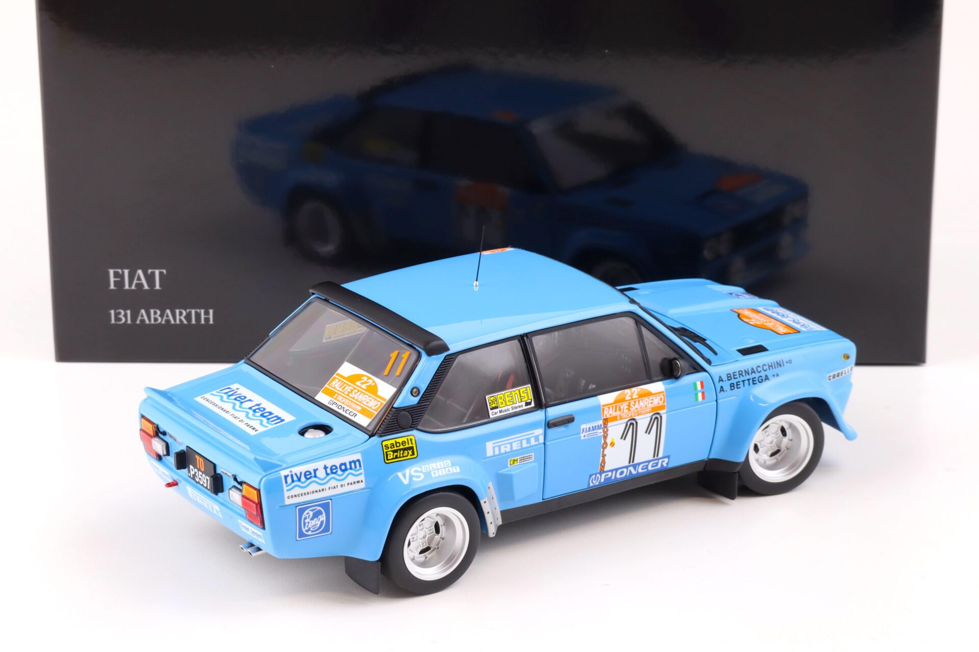 1:18 Kyosho Fiat 131 ABARTH Rally Sanremo 1983 Bettega #11 Diecast 08376C