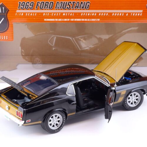 1:18 Highway61 Ford Mustang Boss 302 Coupe Smokey Tribute black/ gold 50730 - Image 4