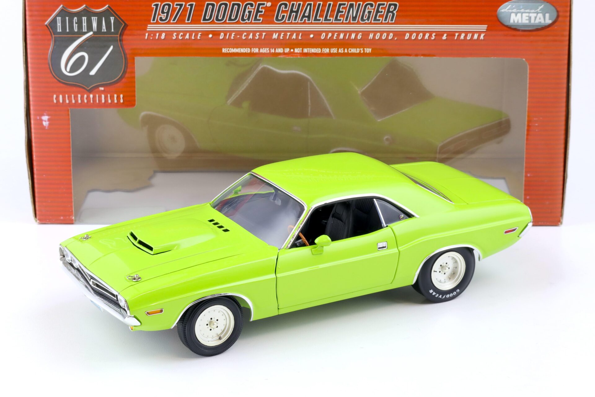 1:18 Highway61 Dodge Challenger Super Street 472 Hemi Coupe 1971 green