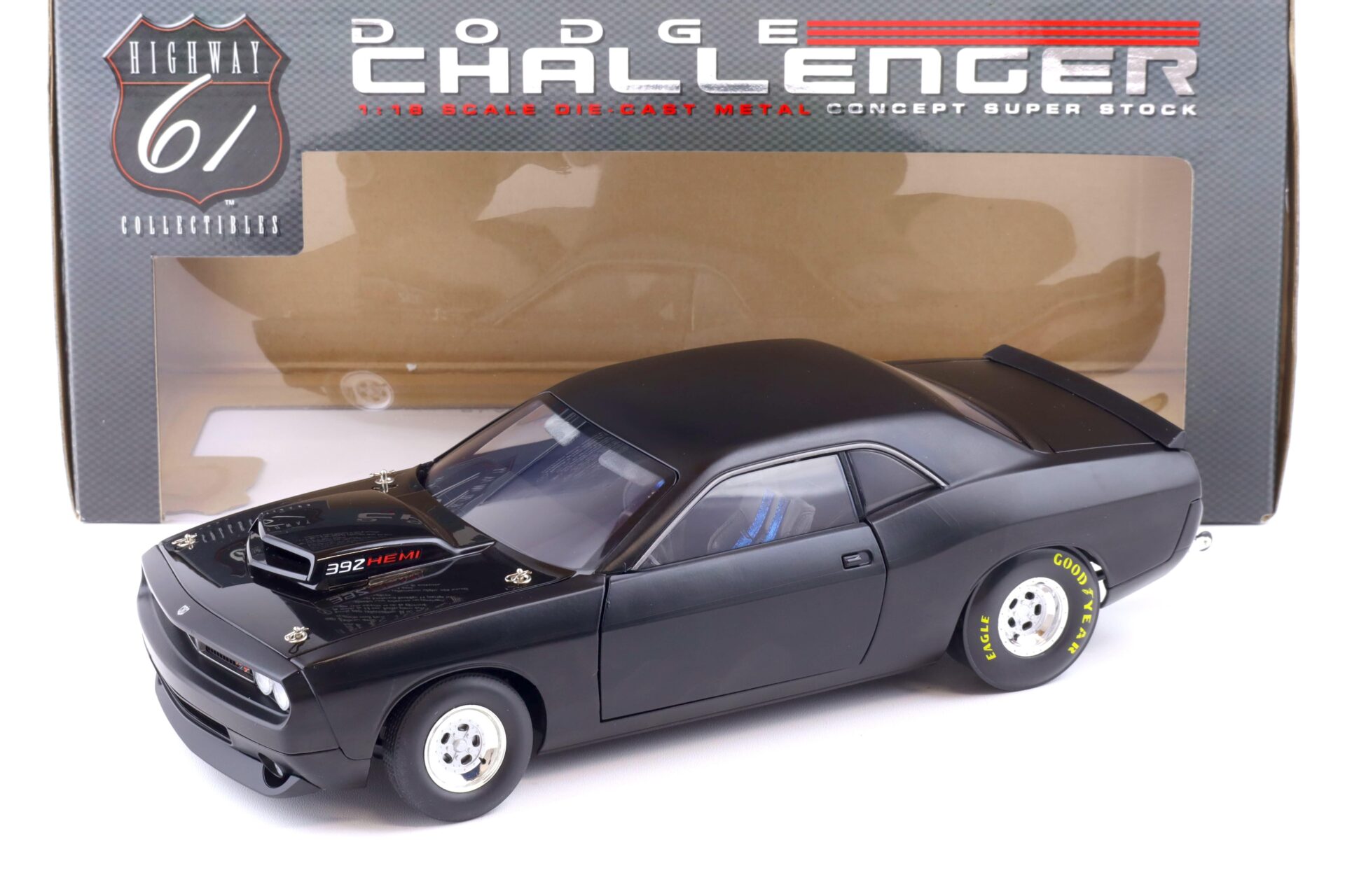 ID 85948 orig.jpg 1:18 Highway61 Dodge Challenger Concept Super Stock matt black 2006