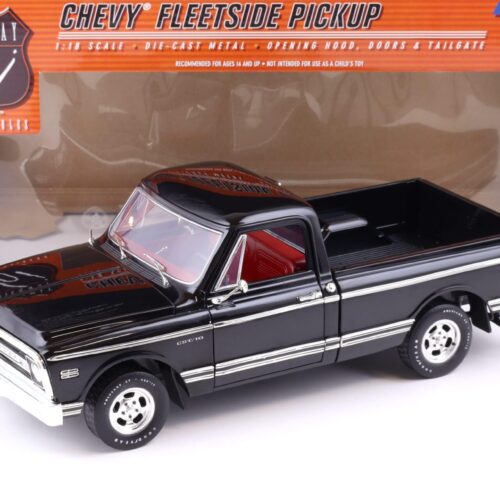 1:18 Highway61 Chevrolet Fleetside CST/10 Pickup black 50813
