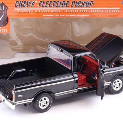 1:18 Highway61 Chevrolet Fleetside CST/10 Pickup black 50813