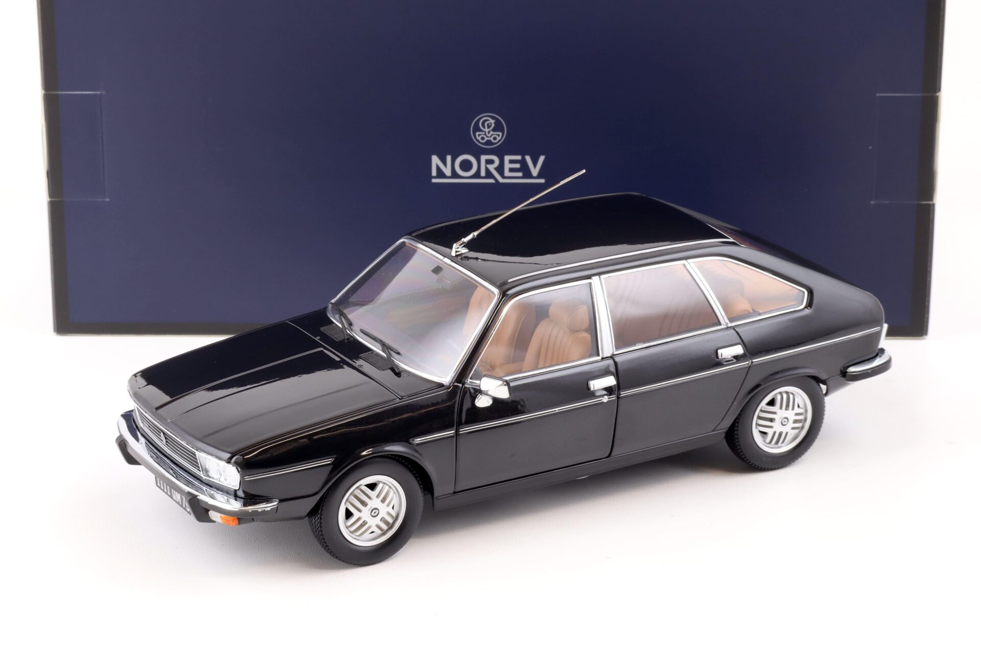 ID 85992 orig.jpg 1:18 Norev Renault 30 TX 1979 black - Limited 200 pcs.