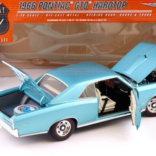 1:18 Highway61 Pontiac GTO Hardtop Coupe 1966 petrol blue metallic 50584