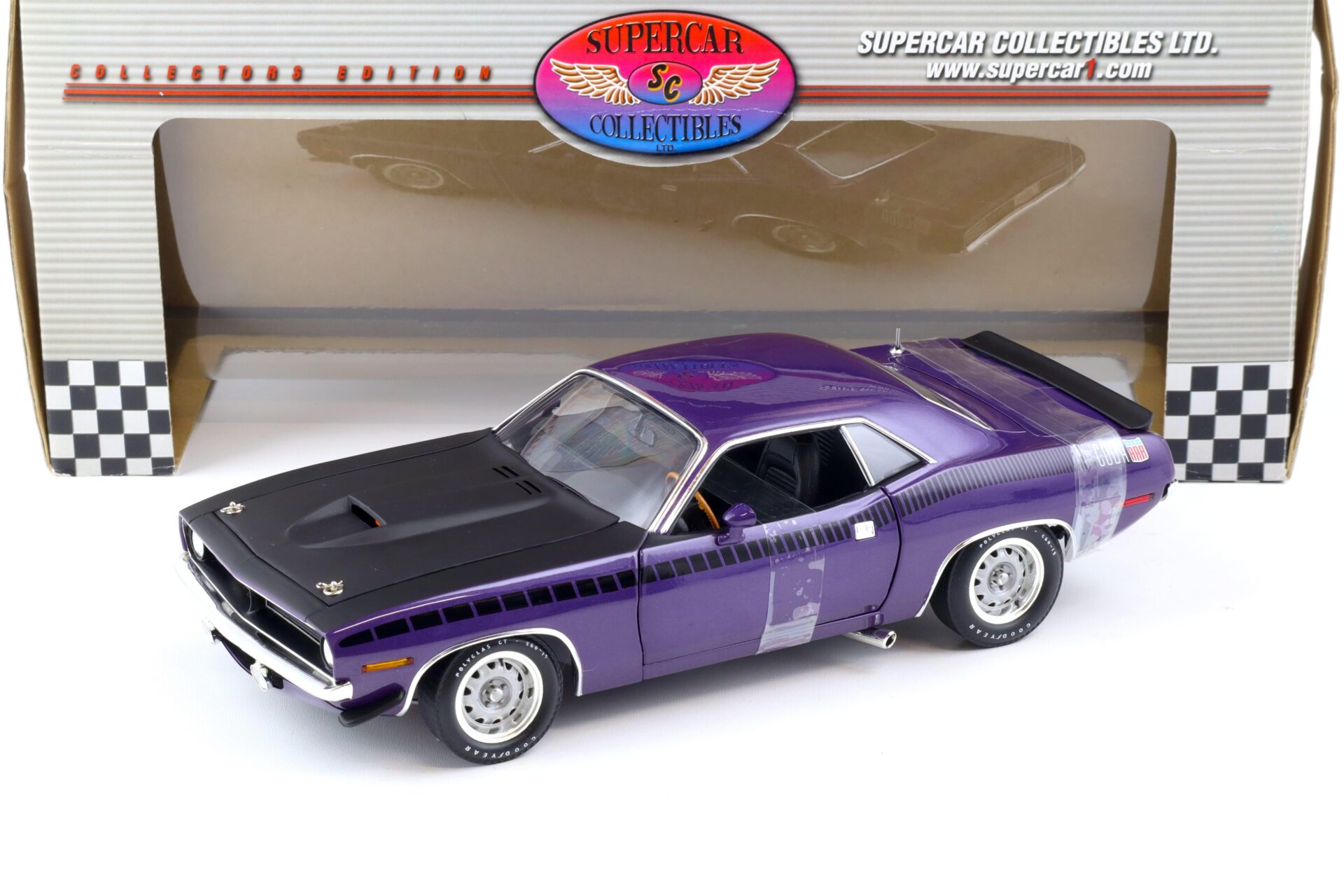 1:18 Highway61 Supercar 1970 Plymouth AAR Cuda Coupe purple metallic 50237
