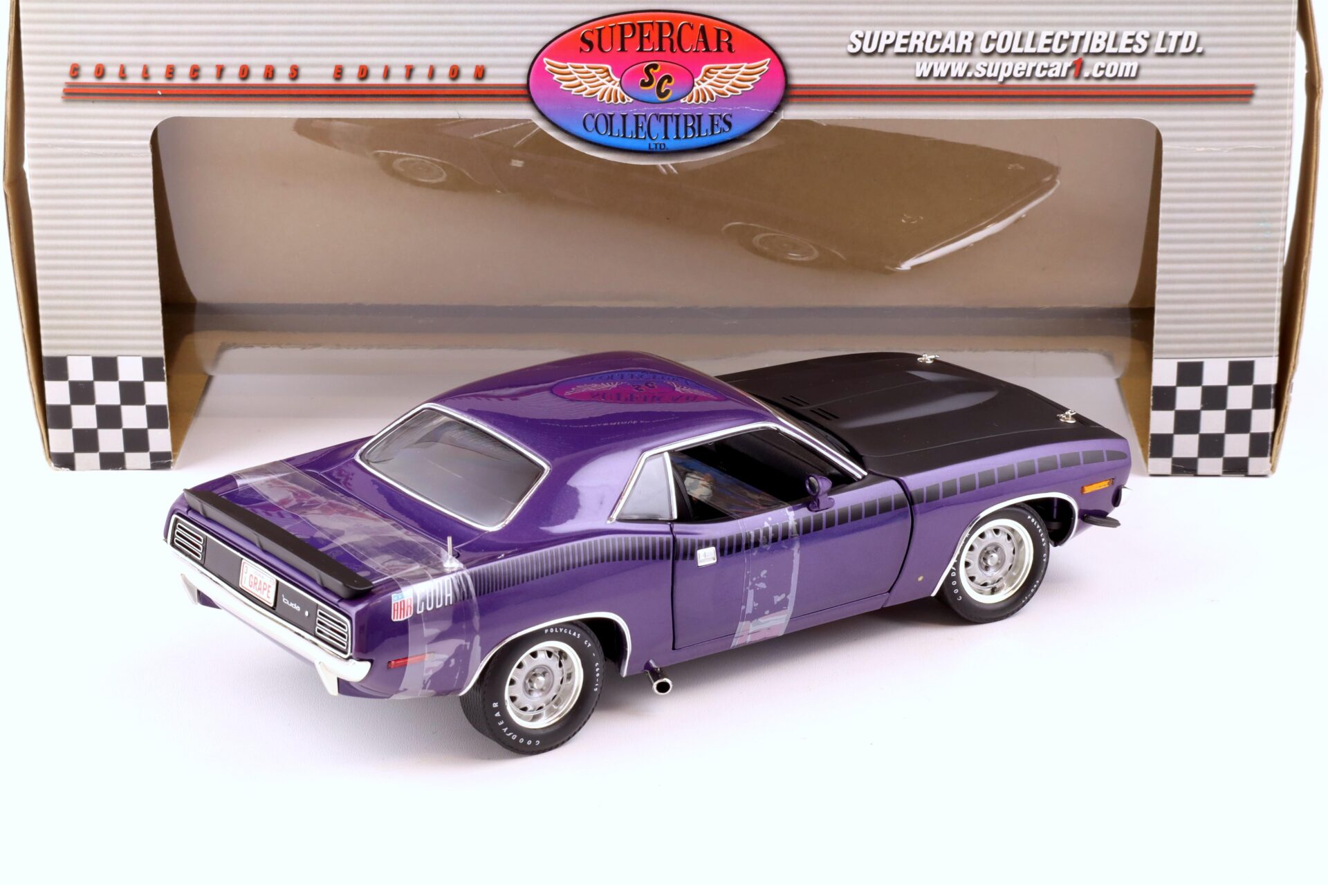 1:18 Highway61 Supercar 1970 Plymouth AAR Cuda Coupe purple metallic 50237