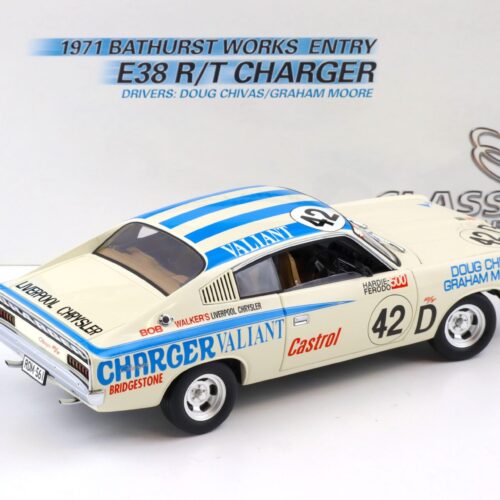 1:18 Classic Carlectables Chrysler E38 R/T Charger 1971 Bathurst Works Entry Chivas/ Moore #42
