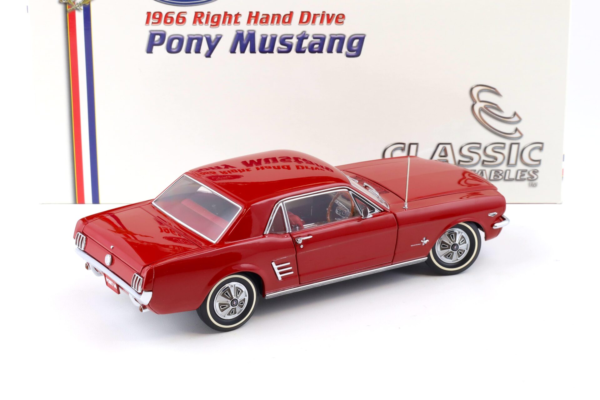 1:18 Classic Carlectables 1966 Ford Mustang Pony RHD Coupe red 18078