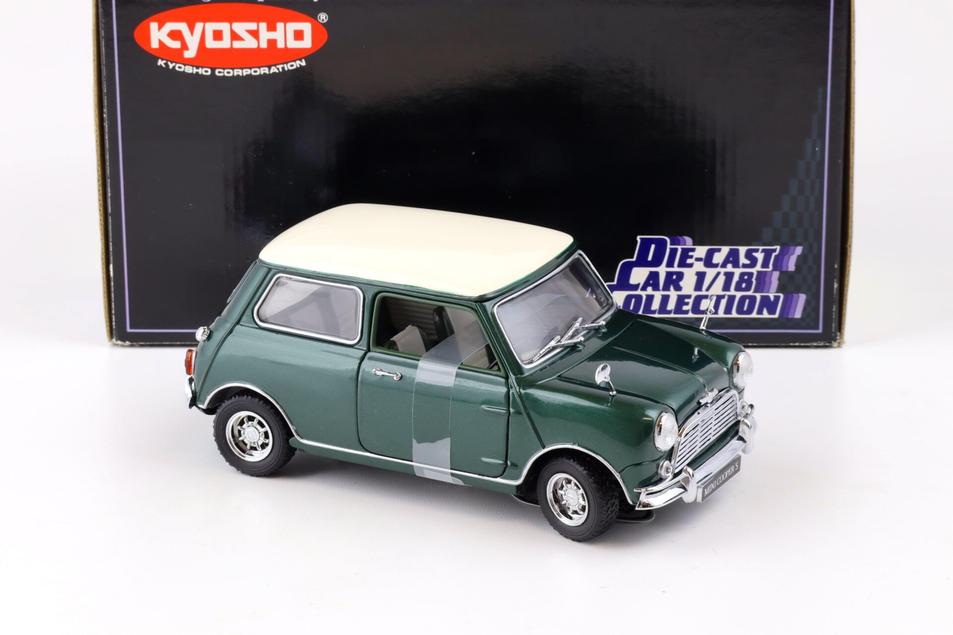 1:18 Kyosho 1967 Morris Mini Cooper 1275S dark green/ white