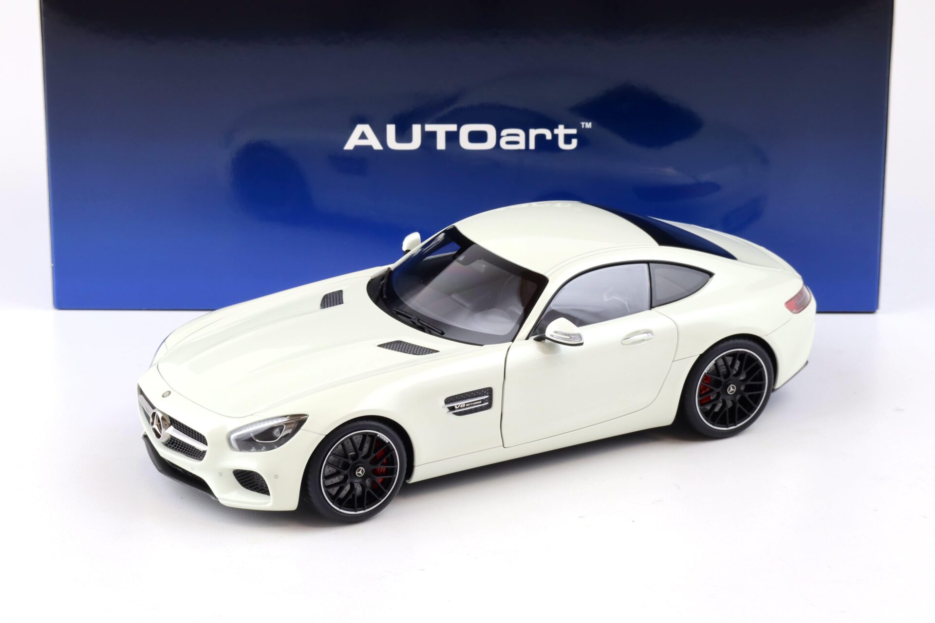 1:18 AUTOart Mercedes AMG GT S Coupe white 76311